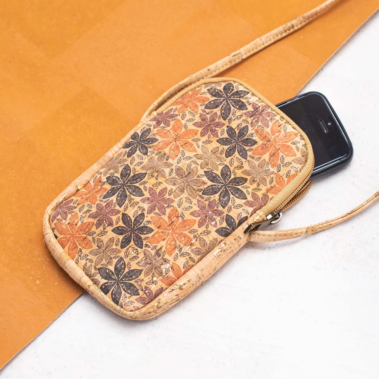 PHONE CROSSBODY BAG STRUCTURE Cork Crossbody Bag